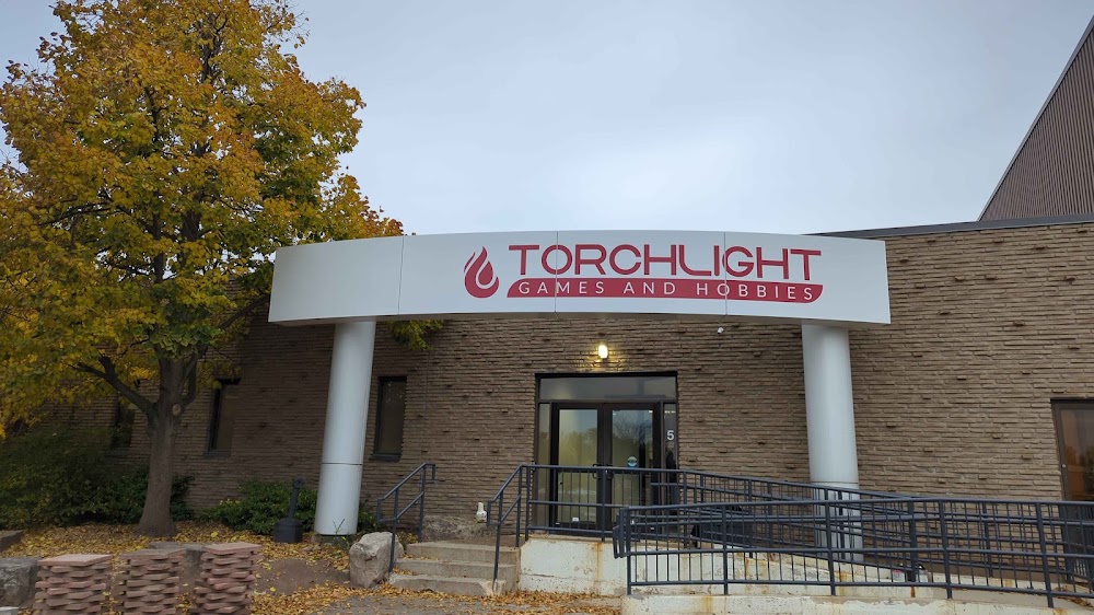 Torchlight Games & Hobbies, tienda de TCG en Burlington