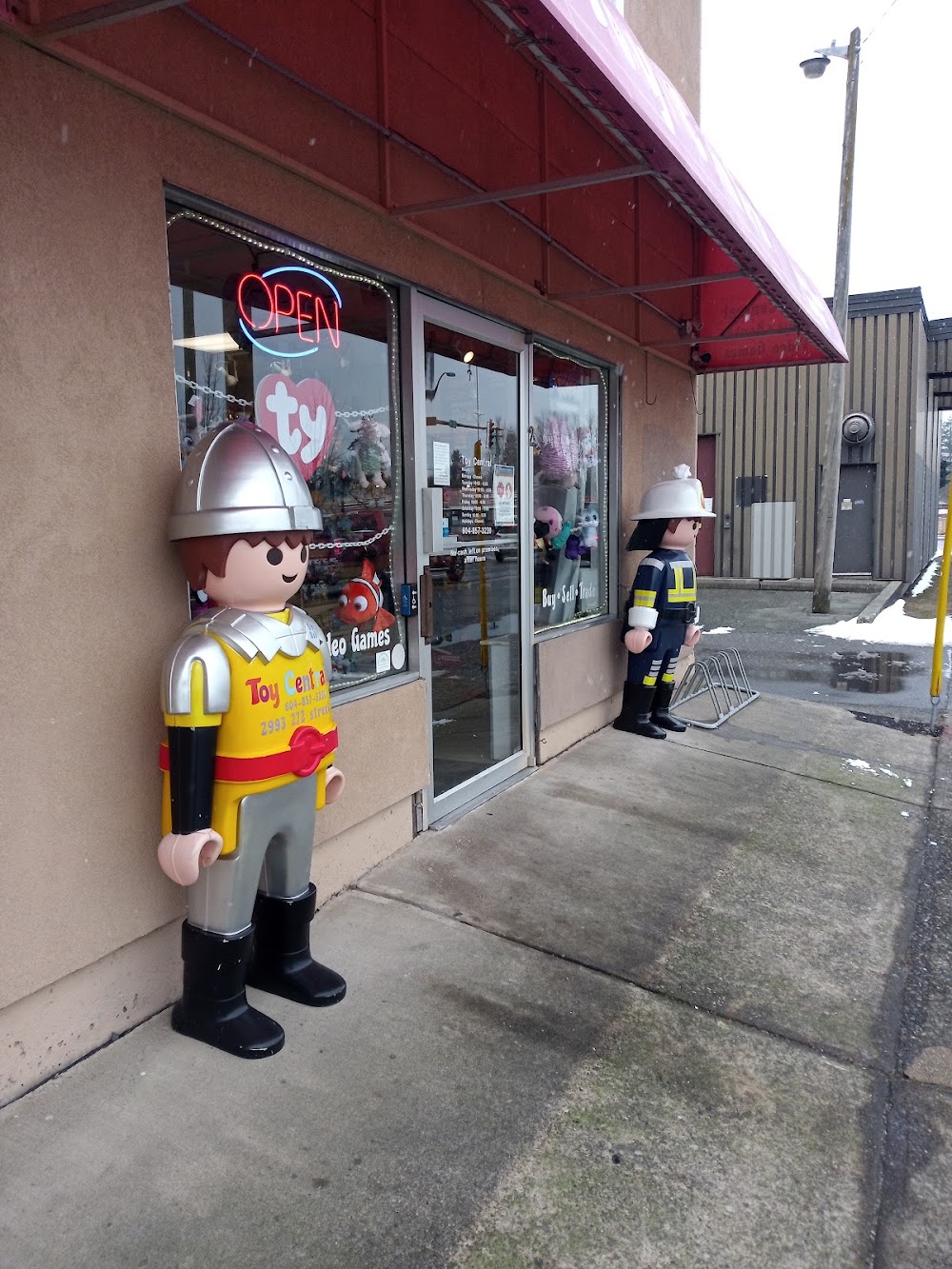 TOY CENTRAL, tienda de TCG en Langley Township