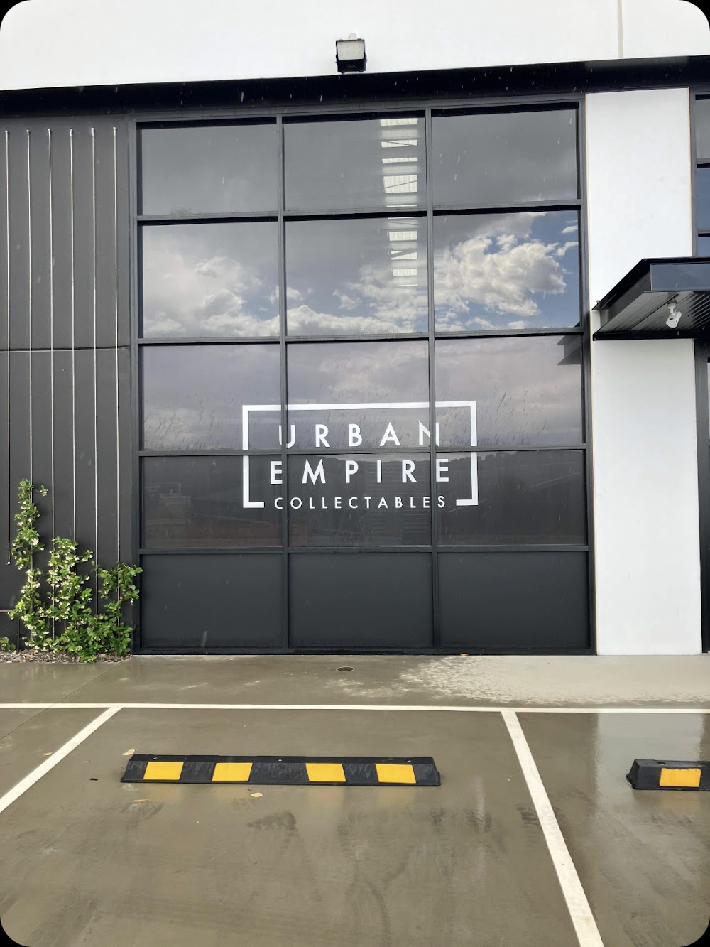 URBAN EMPIRE, tienda de TCG en Maitland