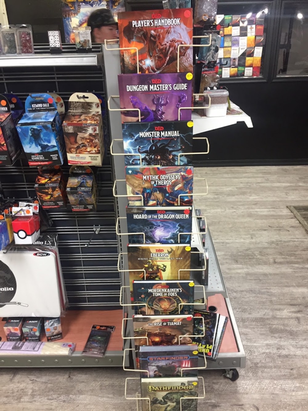USA Comics & Games, tienda de TCG en Woodward
