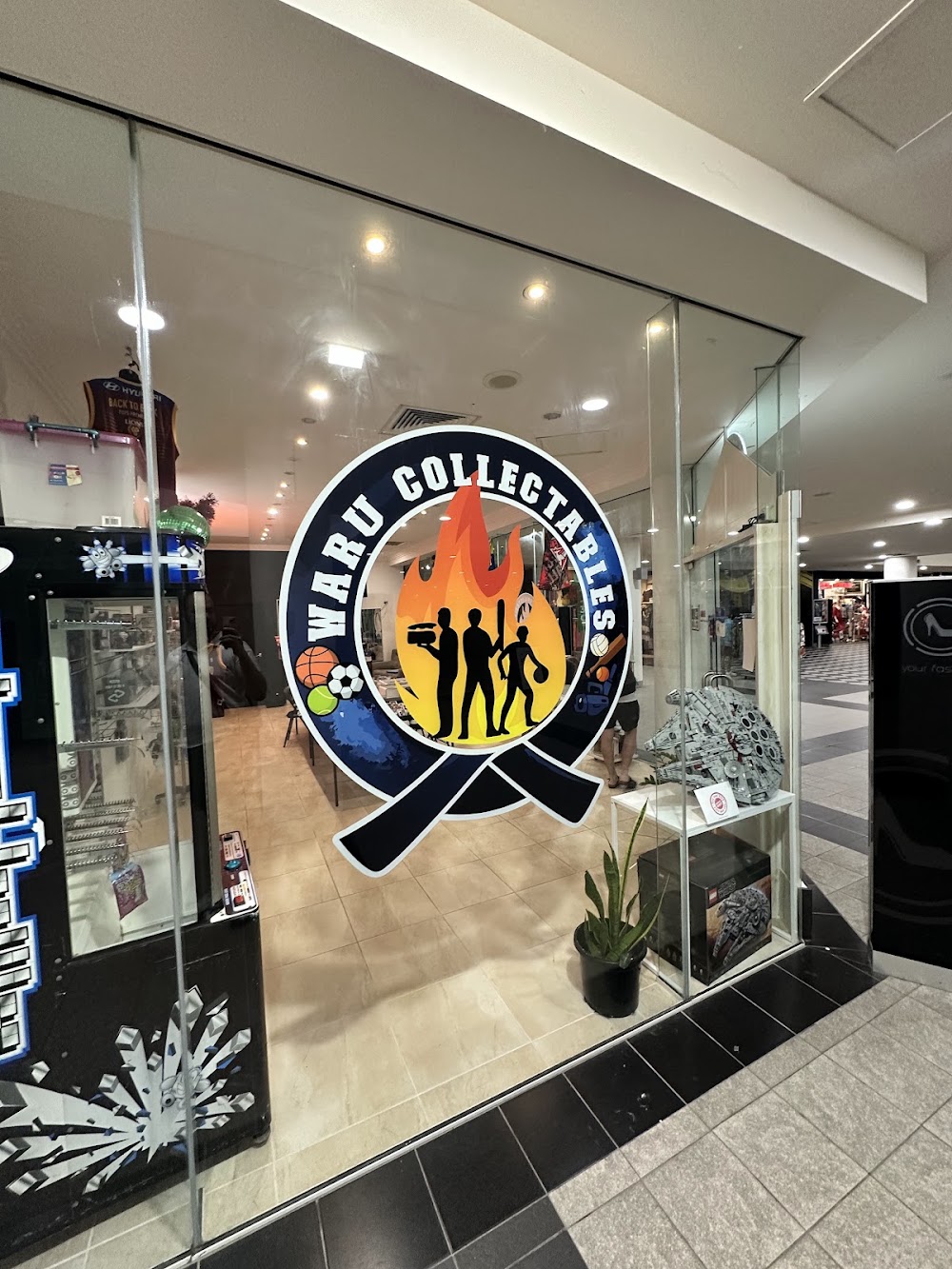 WARU COLLECTABLES, tienda de TCG en Edmonton