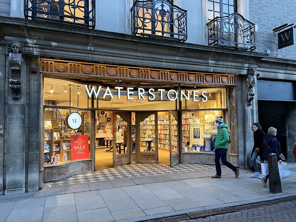 Waterstones Cambridge, tienda de TCG en Cambridge