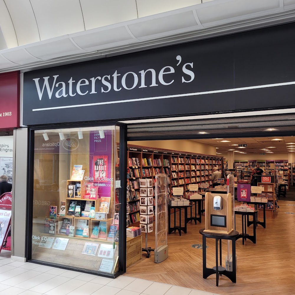 Waterstones Cameron Toll, tienda de TCG en Edinburgh