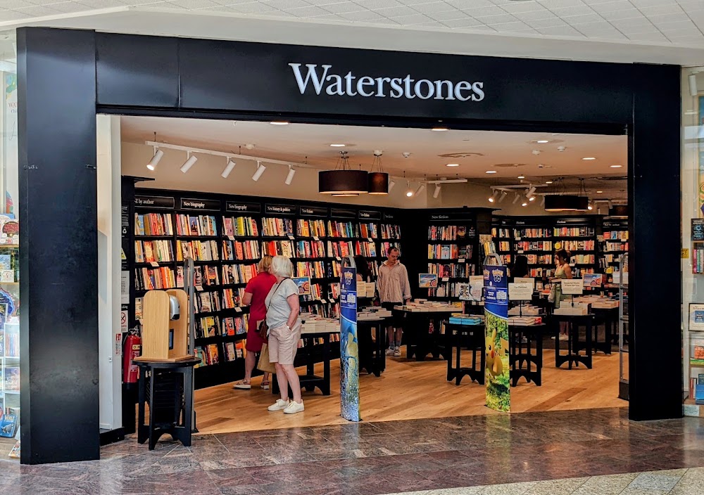 Waterstones Cribbs Causeway, tienda de TCG en Bristol