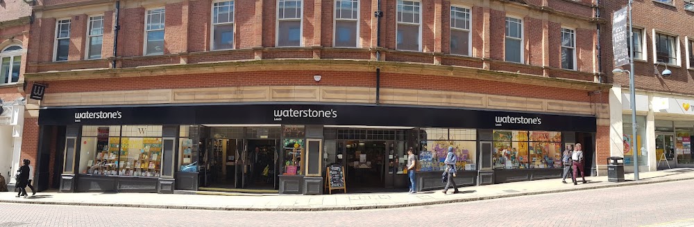 Waterstones Leeds, tienda de TCG en Pudsey