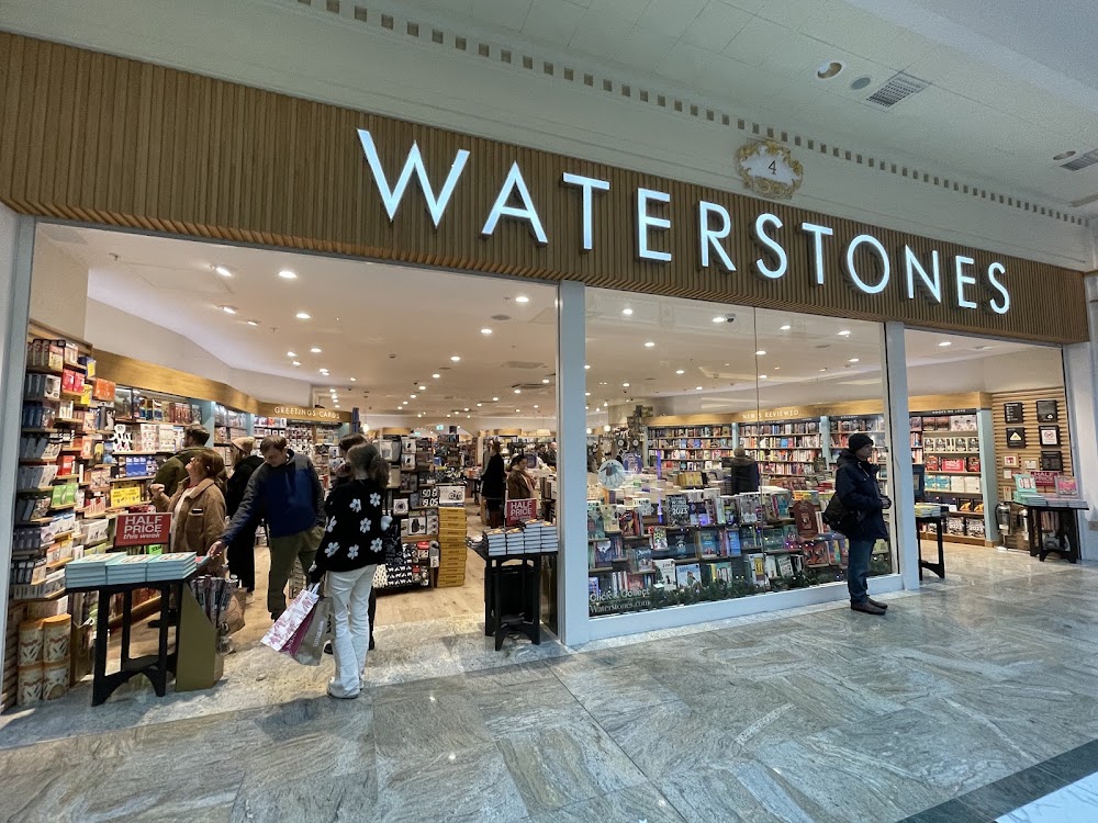 Waterstones Trafford Centre, tienda de TCG en Manchester