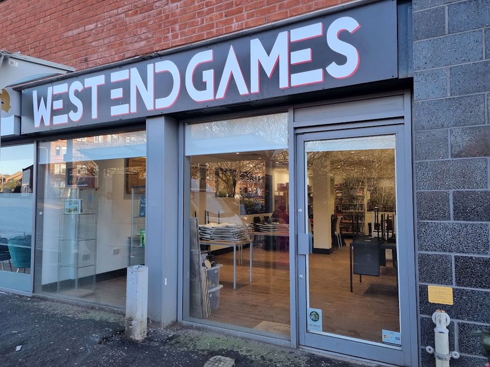 West End Games Cafe, tienda de TCG en Glasgow