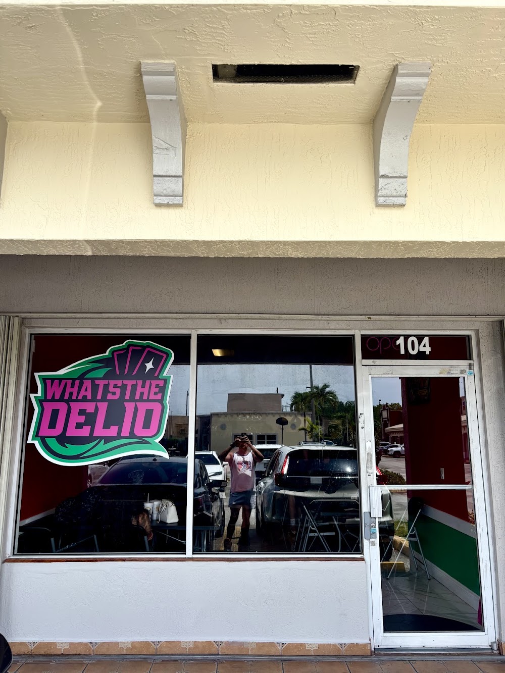 WhatsTheDelio, tienda de TCG en Miami Gardens
