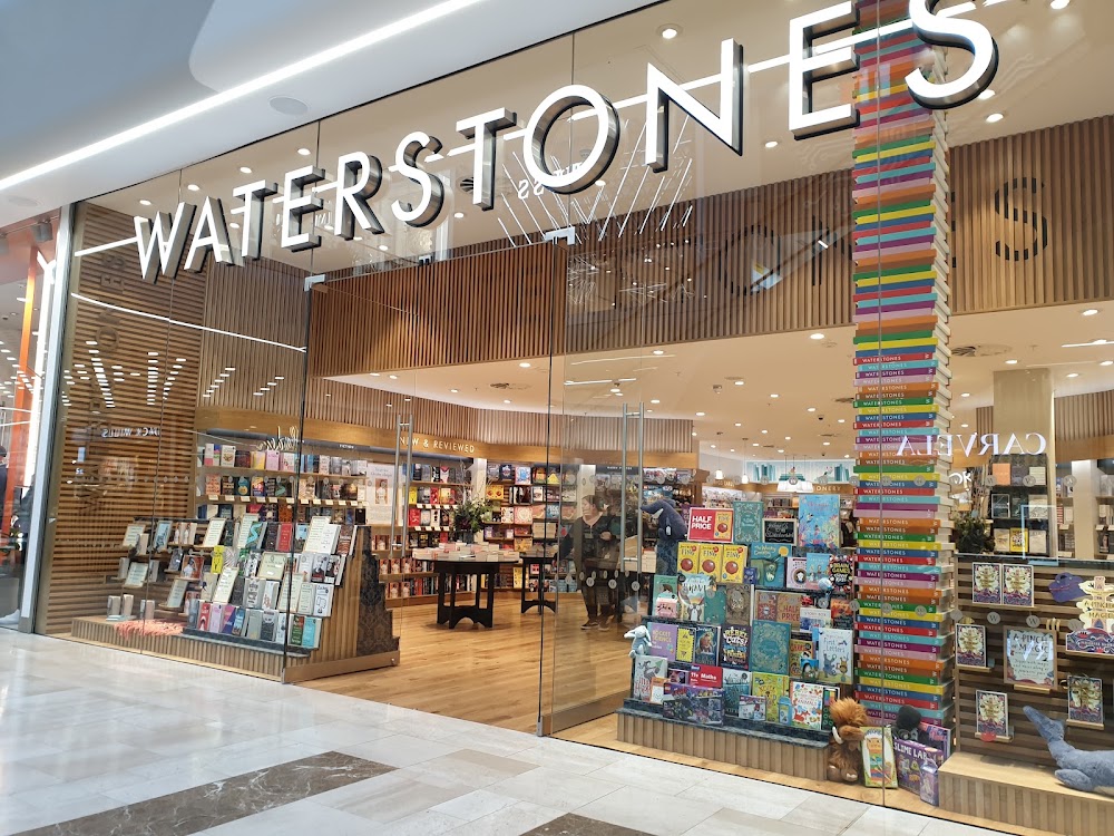 White City Waterstones, tienda de TCG en London