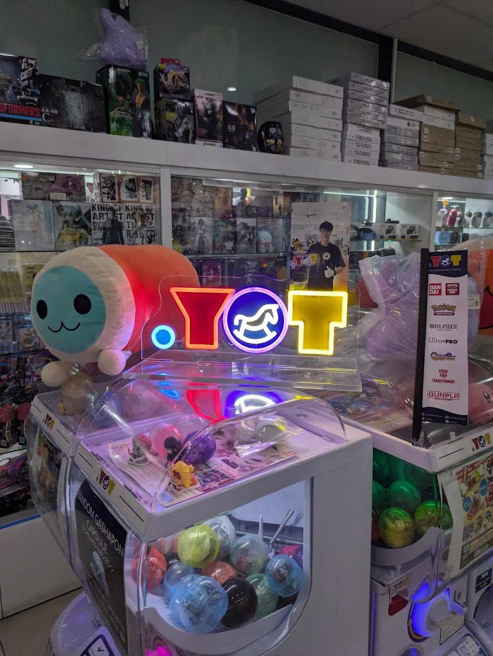YOT CORP, tienda de TCG en Maroubra