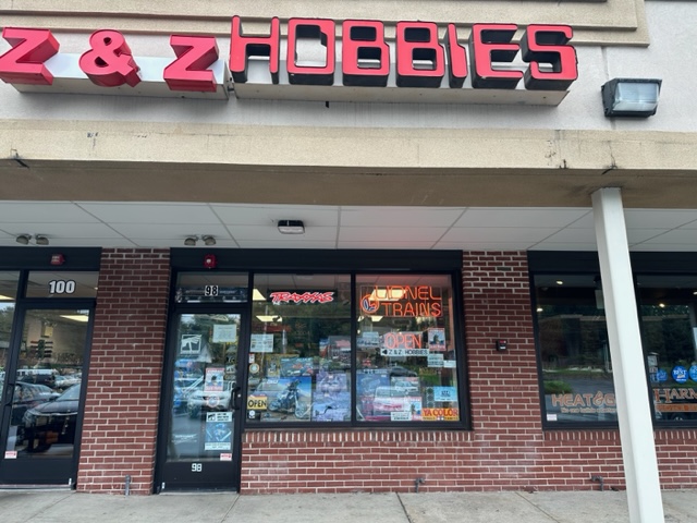 Z and Z Hobbies, tienda de TCG en Fairless Hills