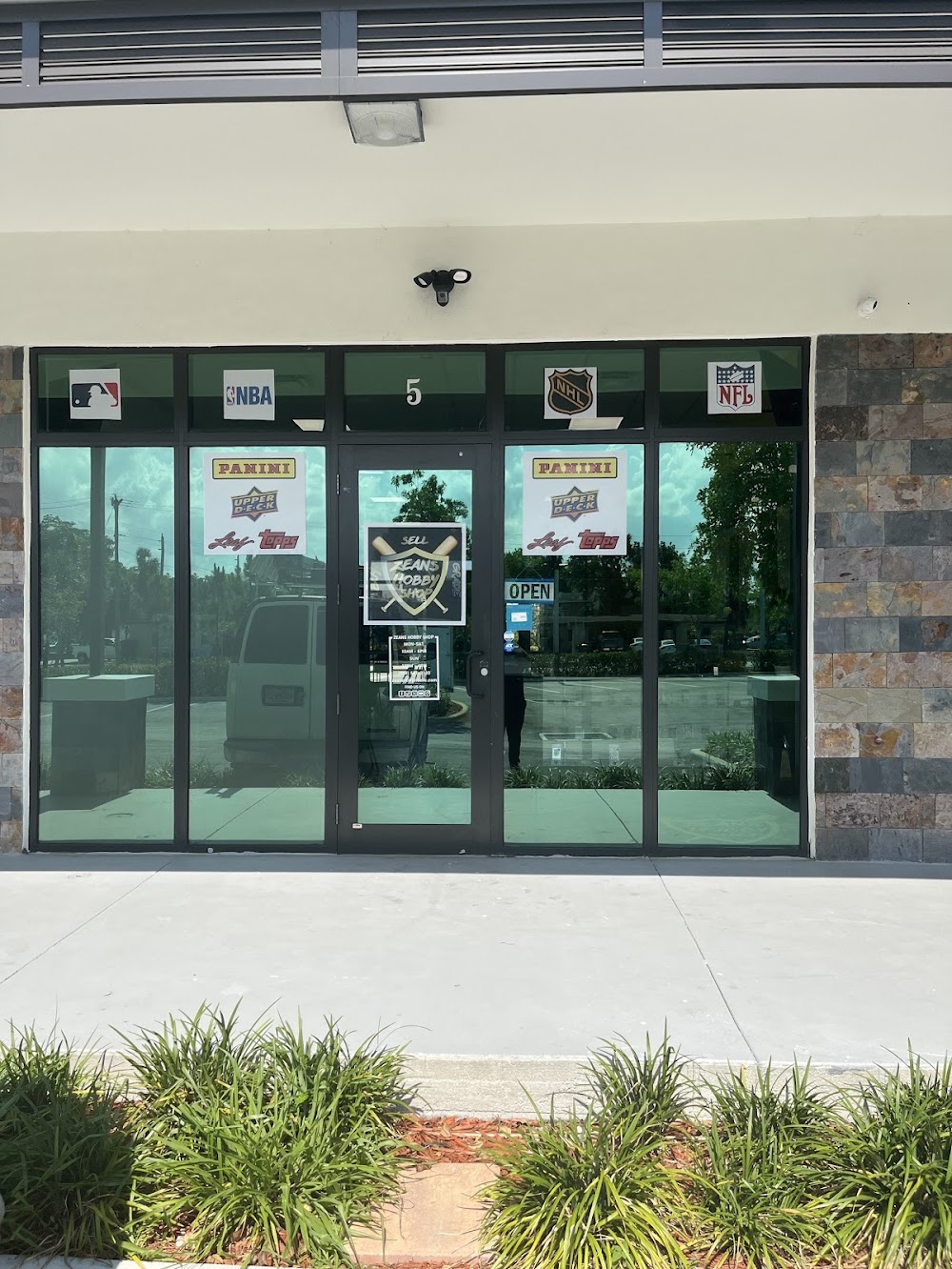 Zean's Hobby Shop, tienda de TCG en Fort Lauderdale